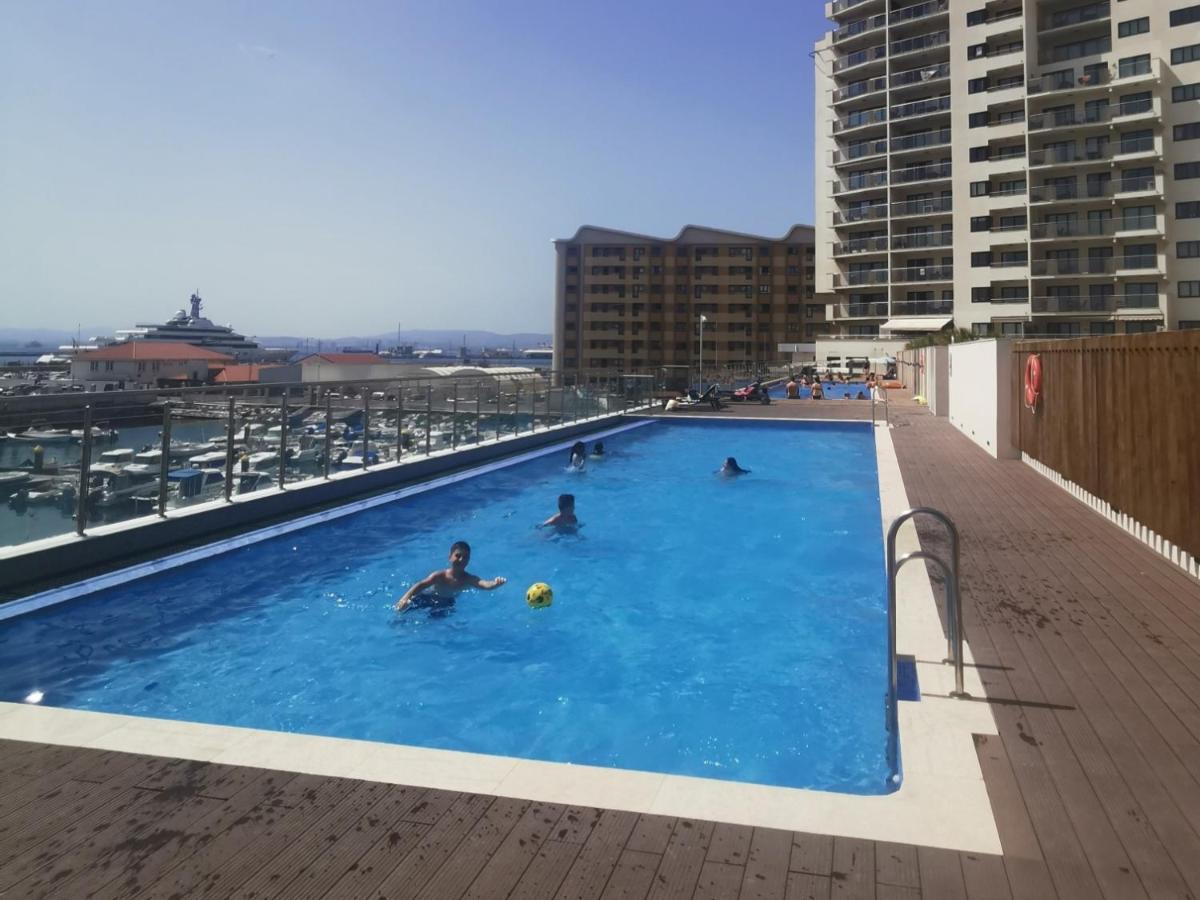 Kings Wharf Quay29 - Large Studio Apartment With 3 Pools - Gym - Rock Views - Holiday And Short Let Apartments In Gibraltar Eksteriør bilde