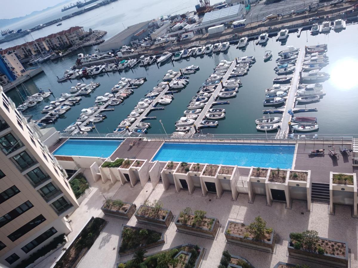 Kings Wharf Quay29 - Large Studio Apartment With 3 Pools - Gym - Rock Views - Holiday And Short Let Apartments In Gibraltar Eksteriør bilde