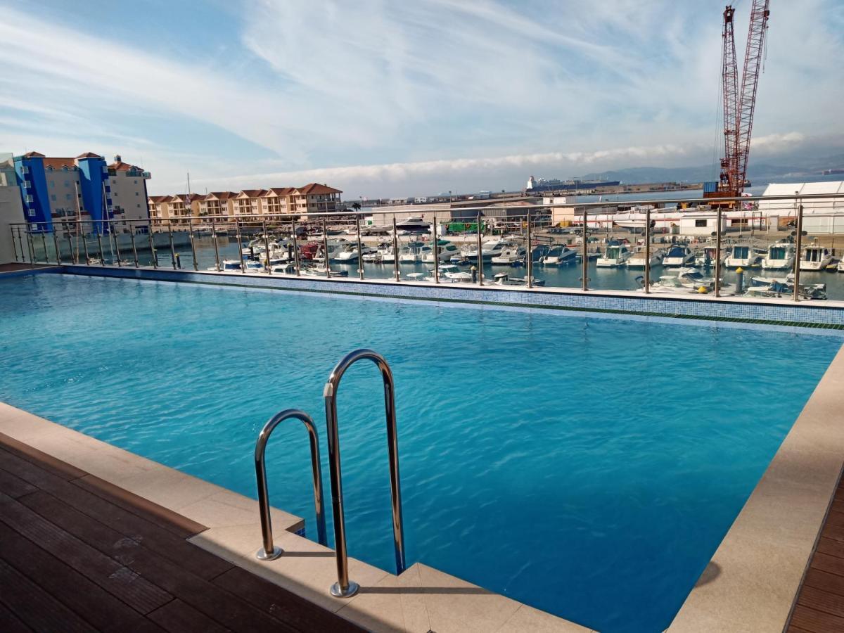 Kings Wharf Quay29 - Large Studio Apartment With 3 Pools - Gym - Rock Views - Holiday And Short Let Apartments In Gibraltar Eksteriør bilde