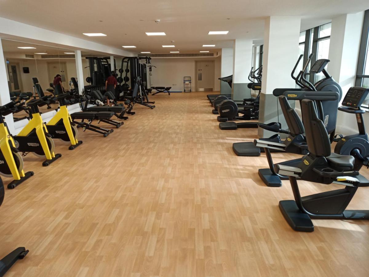 Kings Wharf Quay29 - Large Studio Apartment With 3 Pools - Gym - Rock Views - Holiday And Short Let Apartments In Gibraltar Eksteriør bilde