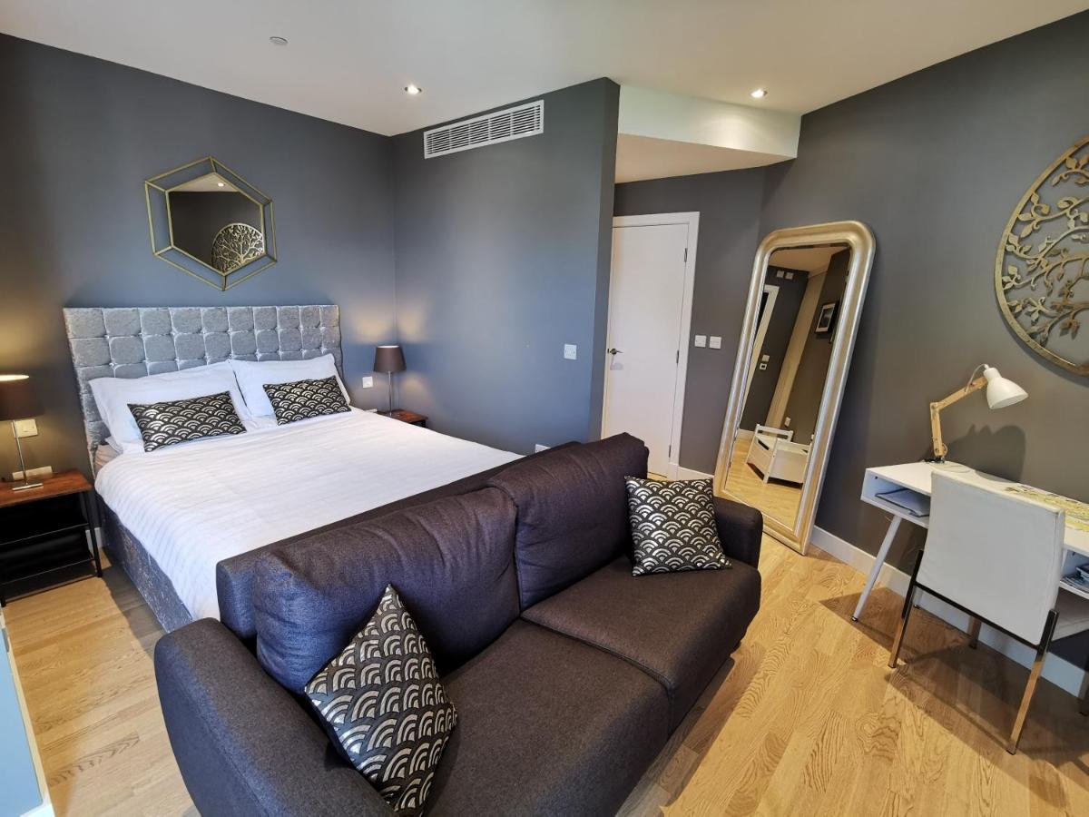Kings Wharf Quay29 - Large Studio Apartment With 3 Pools - Gym - Rock Views - Holiday And Short Let Apartments In Gibraltar Eksteriør bilde