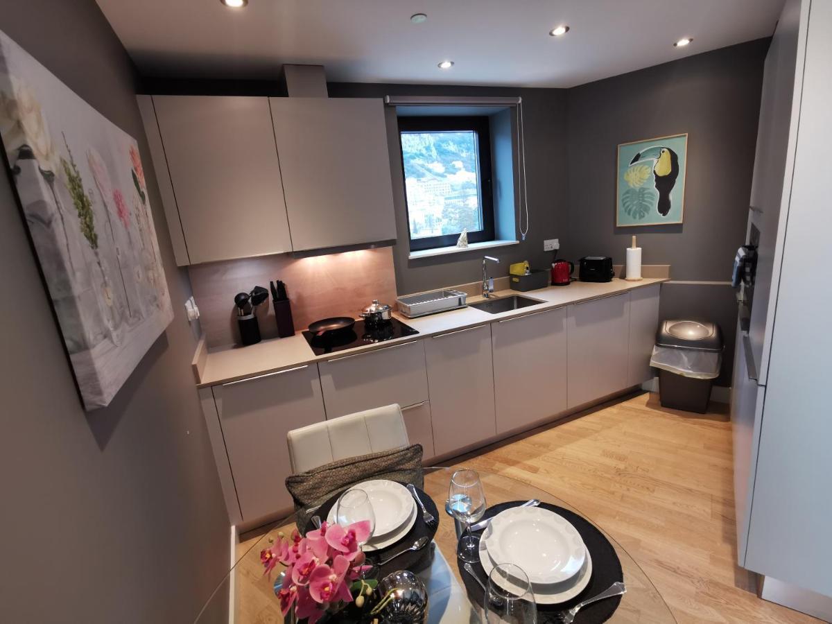 Kings Wharf Quay29 - Large Studio Apartment With 3 Pools - Gym - Rock Views - Holiday And Short Let Apartments In Gibraltar Eksteriør bilde